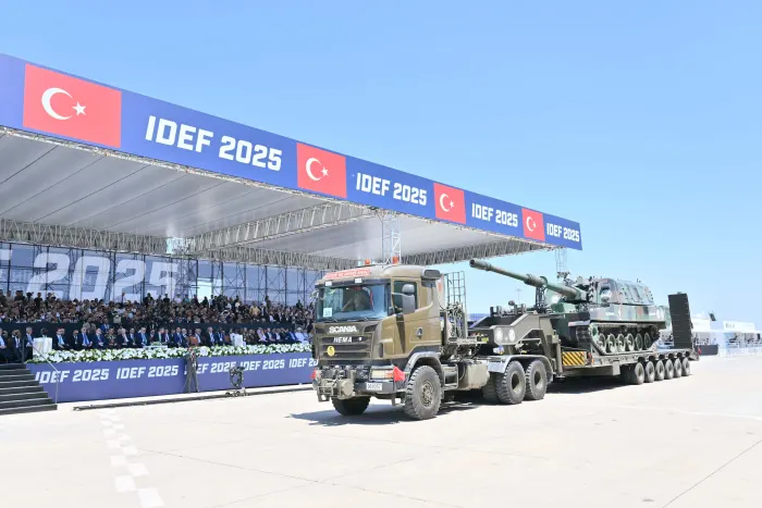 Geçit Töreni